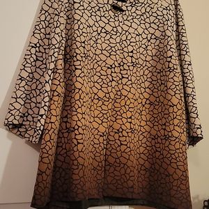 Womens lightweight jacket with 3/4 length sleeves